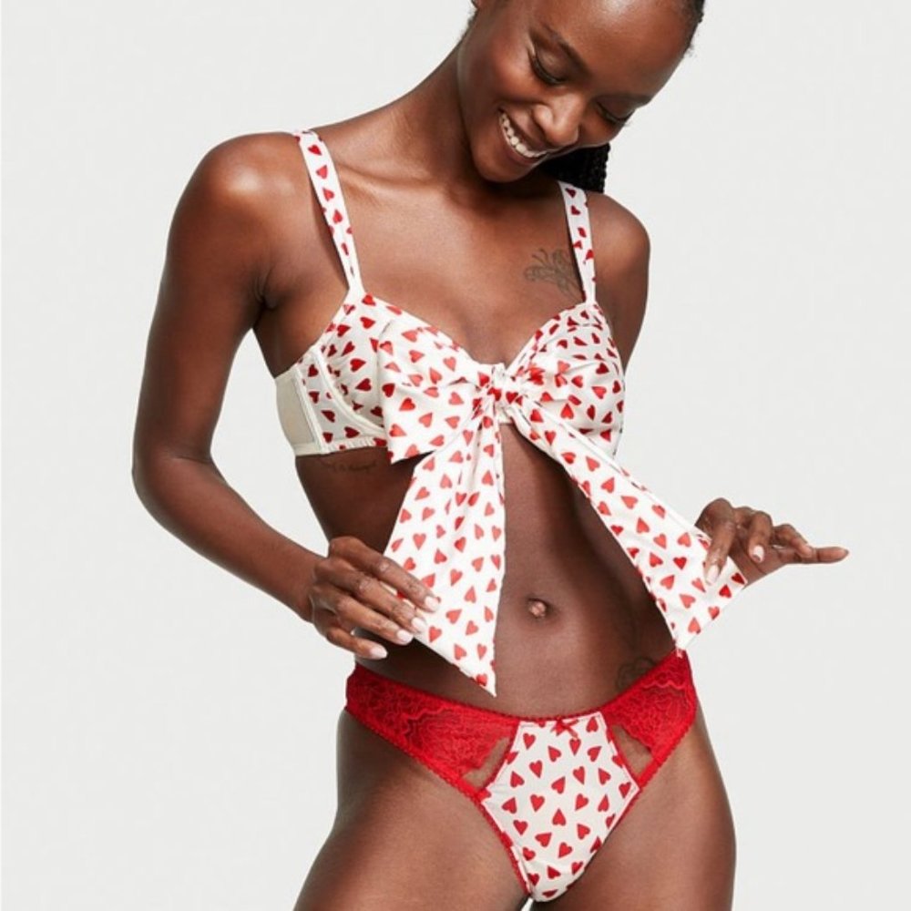 Victoria's Secret Satin Heart Print Bow Bra & Thong (S)
